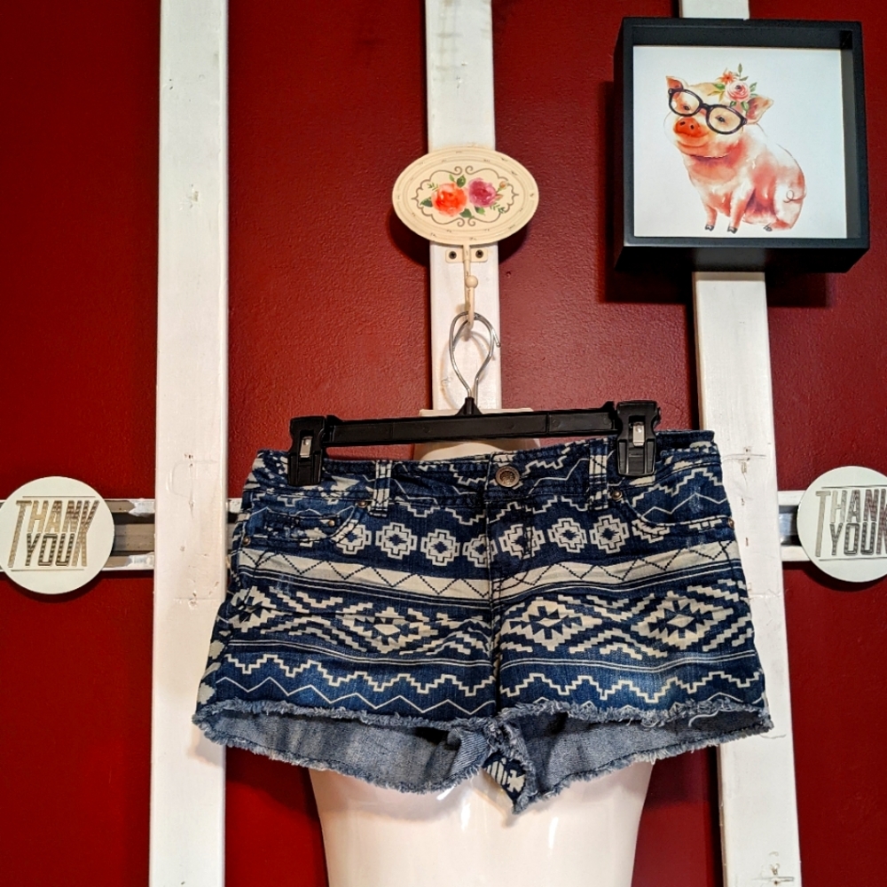 NWOT Junior short shorts dropping soon